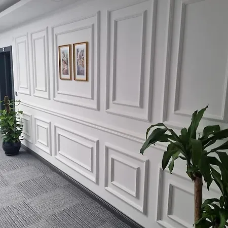 Royal Homes 405 公寓式酒店 3*